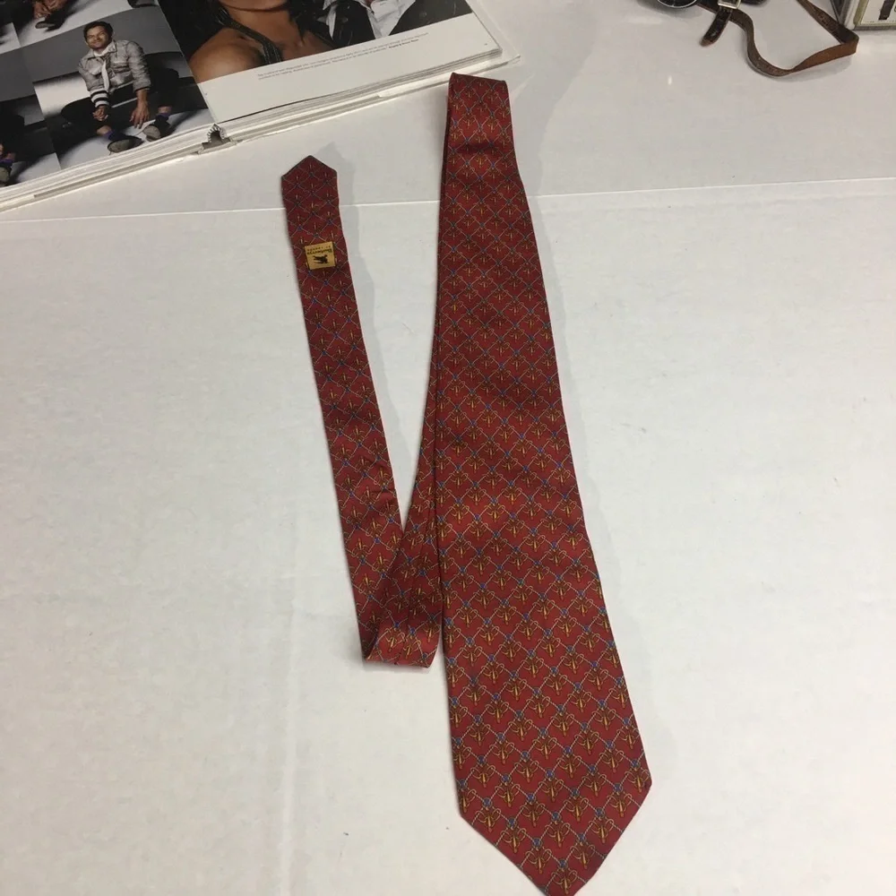 Vintage Burberrys London Horsebit Bridle 100% Silk Designer Tie Burgundy